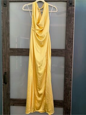 $240 msrp Elliatt butter Yellow Gweneth Maxi Dress xs bridesmaid prom